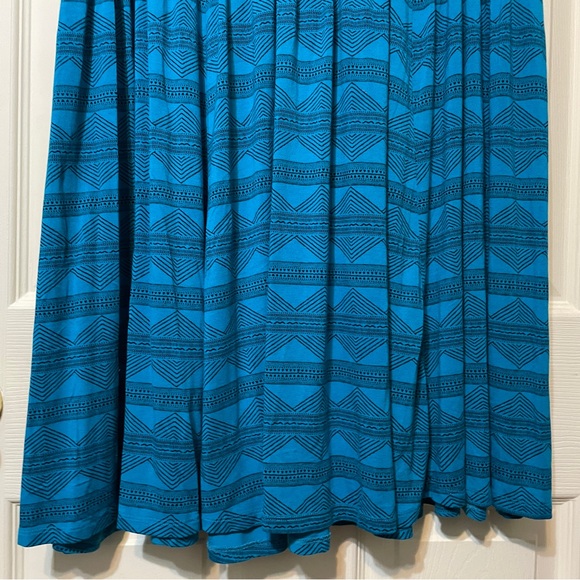 torrid Top Teal Stripe Print V-neck Sleeves Blouse Pleated Bottom Size 3X Plus - Picture 3 of 9